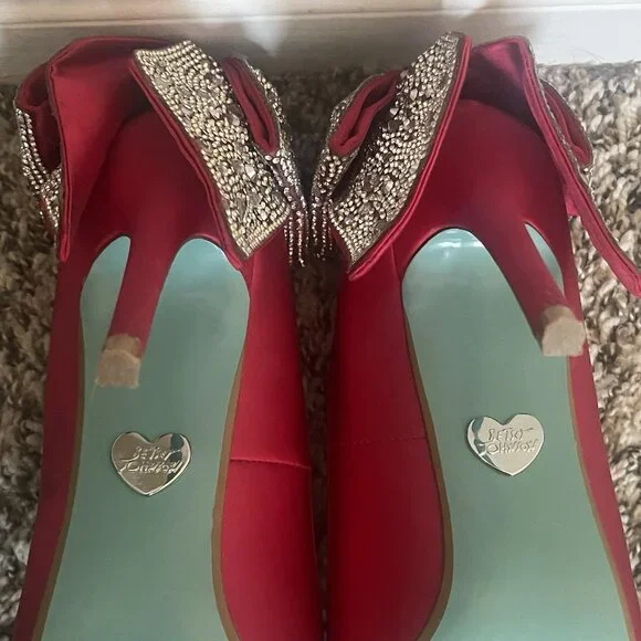 Betsy Johnson Red Satin Heel With Rhinestone Bow - Picture 11 of 13